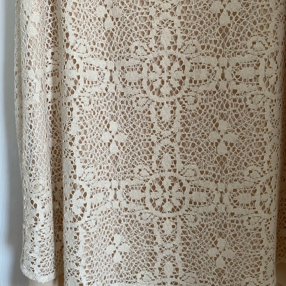 Cabi creme camisole tank with lace detail size s. - Picture 4 of 6